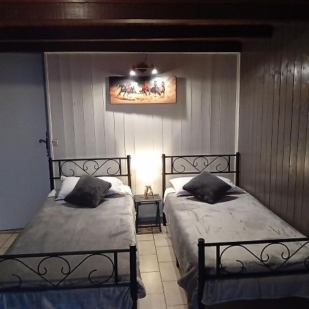 Le H De Sernhac Bagian luar foto